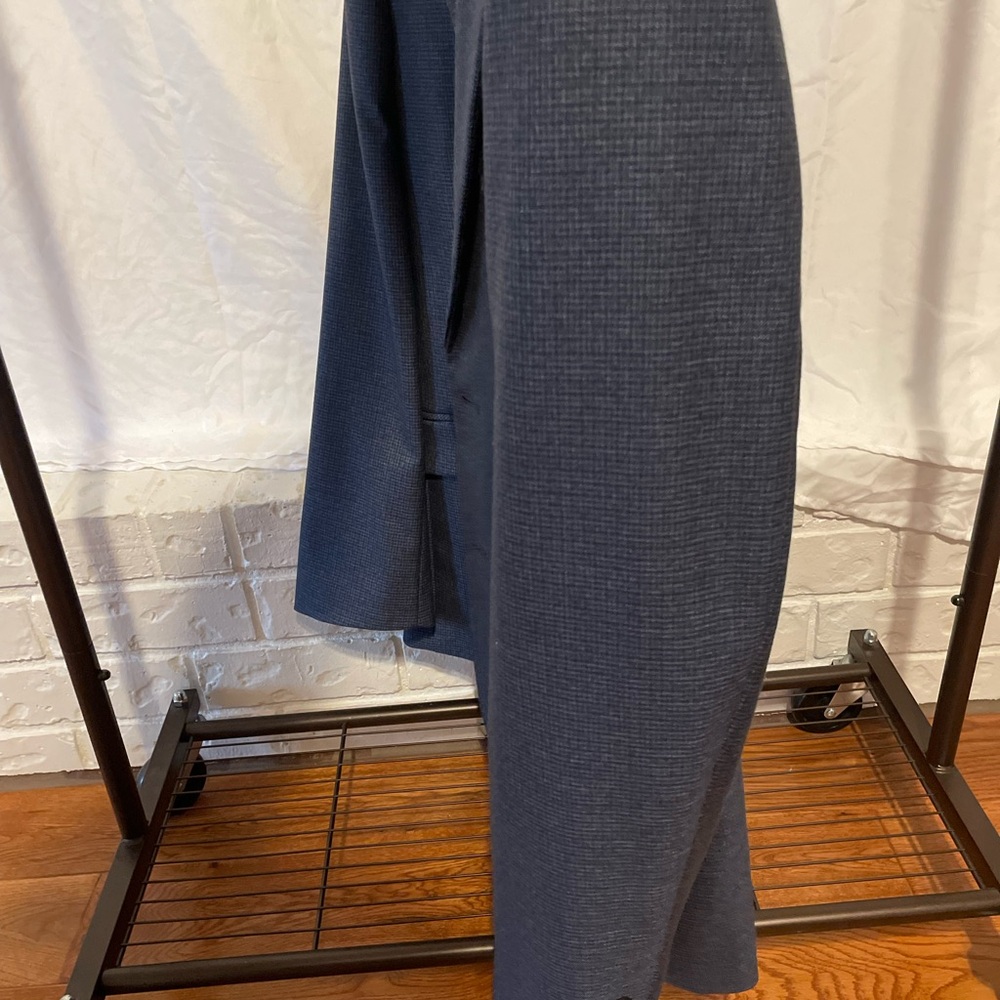 Men's Madison Bluish Gray Blazer

Free Shipping - Picture 2 of 7